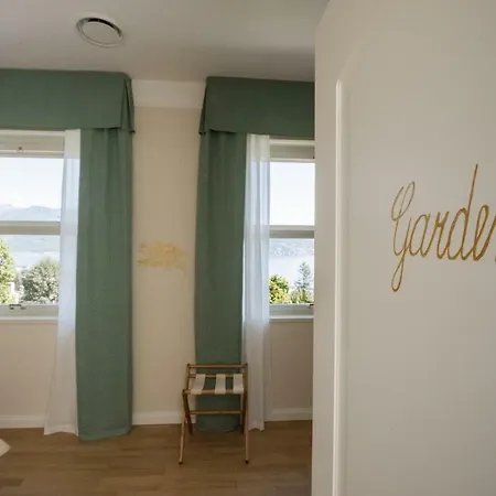 Sleeps 10 Air Con Wifi * Baveno