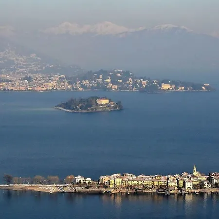 Sleeps 10 Air Con Wifi * Baveno