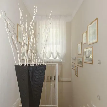 Sleeps 10 Air Con Wifi *
