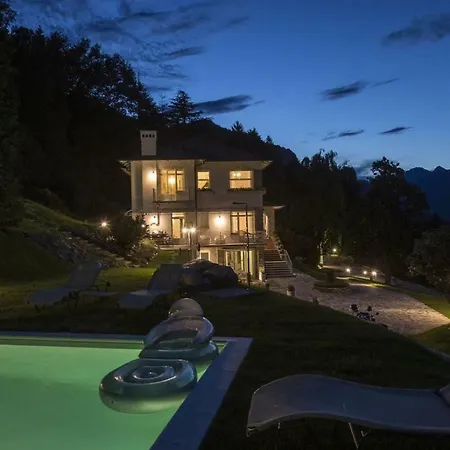 Sleeps 10 Air Con Wifi Willa Baveno