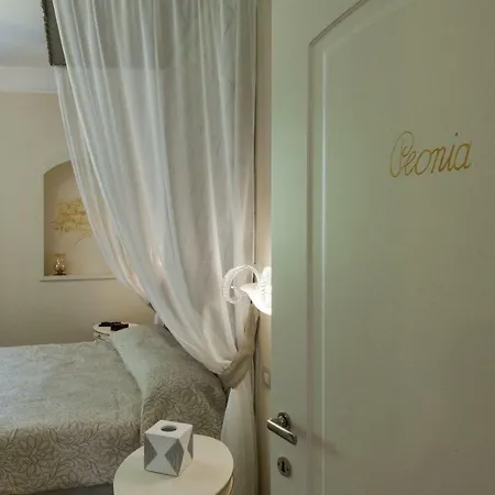 Sleeps 10 Air Con Wifi Baveno